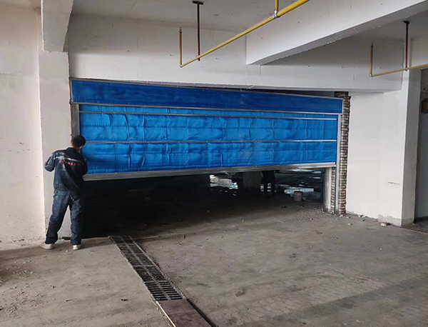 特級(jí)無(wú)機(jī)布防火卷簾門(mén)